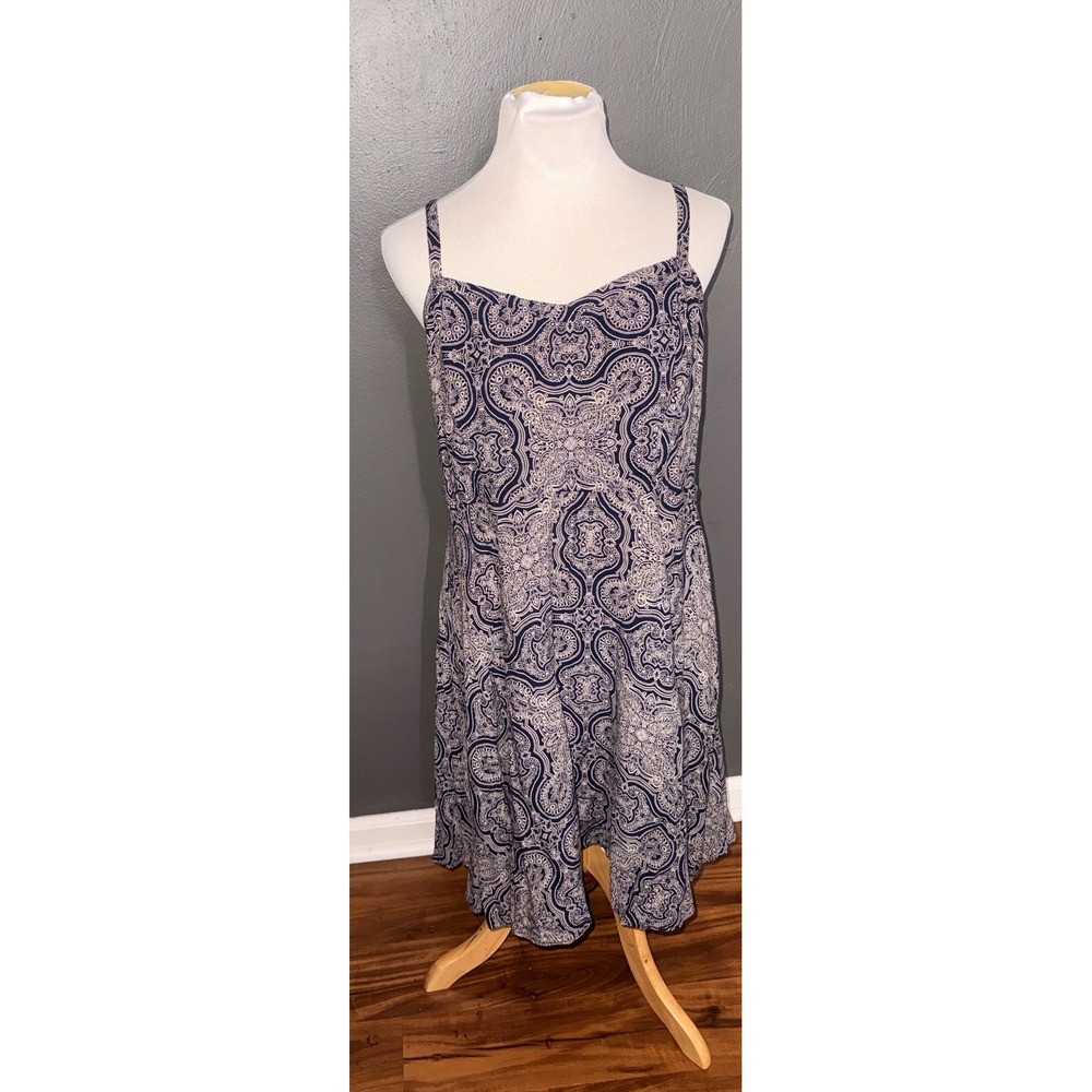 Torrid Women's Blue White Paisley Smoked Back Dress Size 2